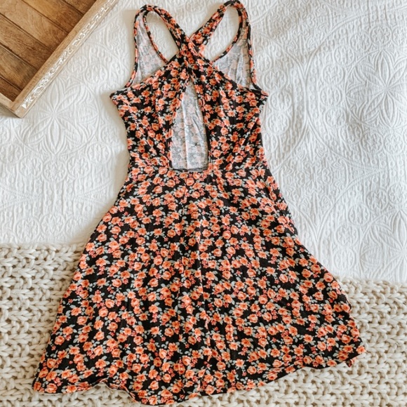 Floral sun dress🌞HOST PICK🌞 - Picture 2 of 3